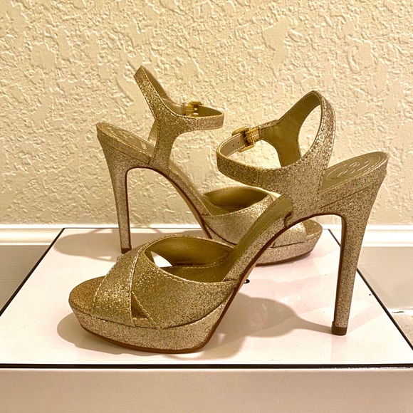 GUESS GOLD METALLIC Jordie Dress Sandals Heels - Picture 1 of 5